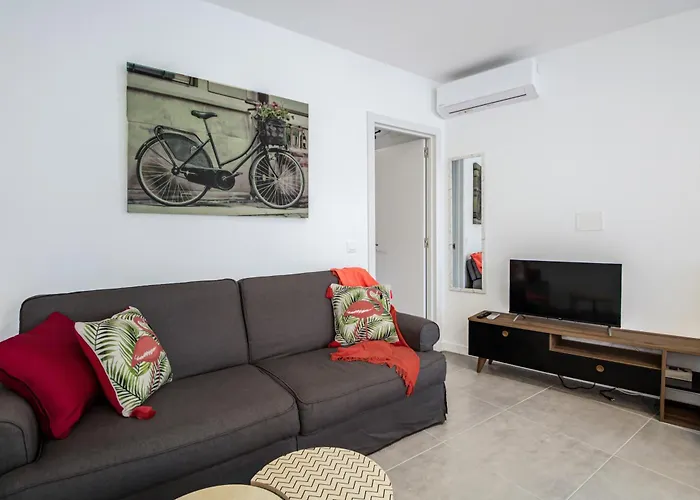 דירה Loft With Solarium